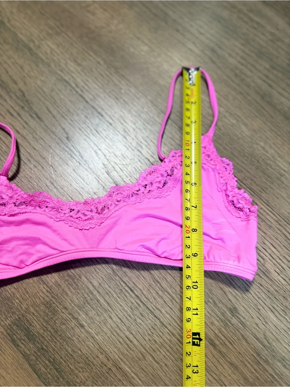 Skims Pink lace bralette with adjustable straps. Size: XL - Picture 2 of 6